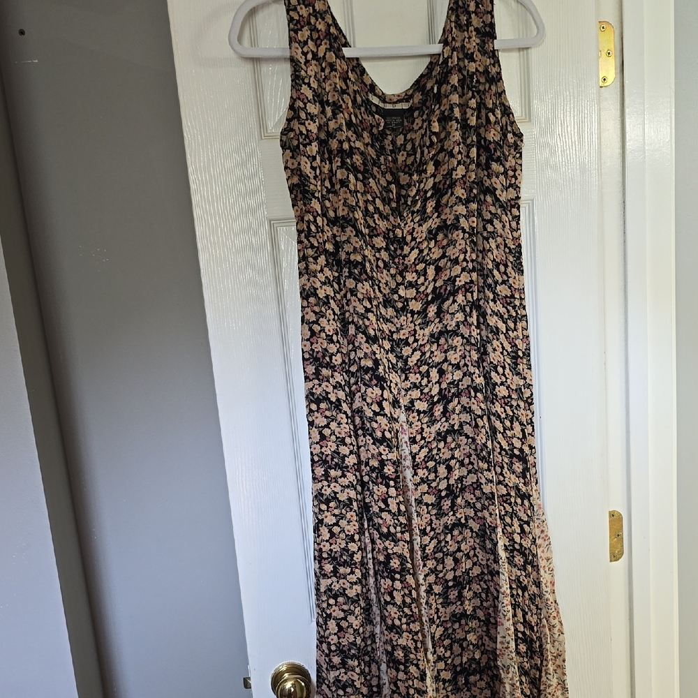 Studio Black and Cream Maxi Dress with Elegant Silhouette